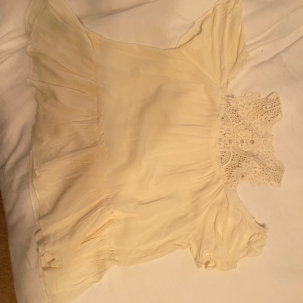 Gimmicks cream off the shoulder top - Picture 5 of 5